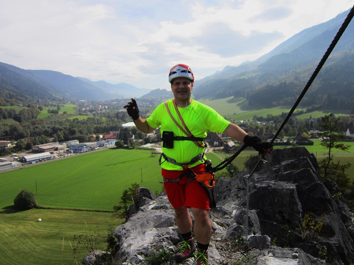 Foto: Andreas Koller / Klettersteigtour / Burgfels Klettersteig Strechau (835m) / Am Grat / 07.10.2015 01:24:15
