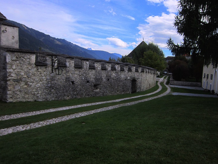 Foto: Andreas Koller / Klettersteigtour / Burgfels Klettersteig Strechau (835m) / 07.10.2015 01:21:42