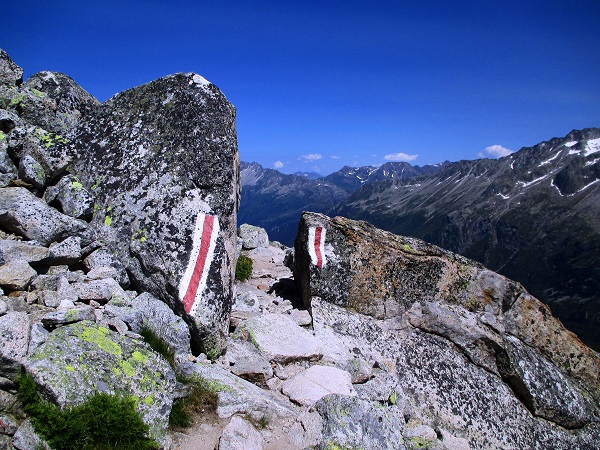 Foto: Andreas Koller / Klettersteigtour / Bergsee-Klettersteig Krokodil (2527m) / Abstieg von der Bergseehütte / 18.10.2015 03:53:11