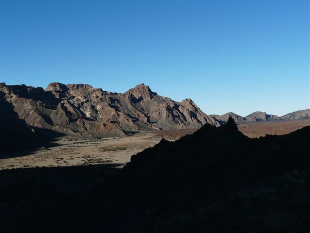 Foto: Walter Ruttinger / Wandertour / Fotoalarm Teneriffa Roques de Garcia / Blick Richtung Ucanca/ Sombrero de Chasna / 21.10.2015 10:57:28