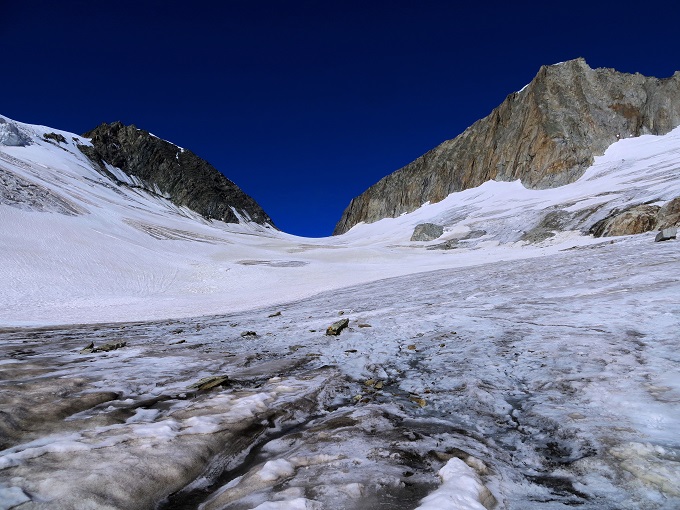 Foto: Andreas Koller / Wandertour / Oberaarhorn (3631m) / Oberaarjoch und Oberaarhorn / 10.11.2015 02:47:40