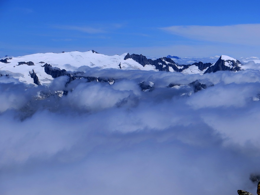 Foto: Andreas Koller / Wandertour / Oberaarhorn (3631m) / Urner Alpen / 10.11.2015 02:38:51