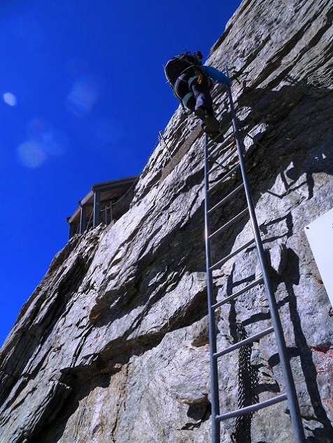 Foto: Andreas Koller / Wandertour / Oberaarhorn (3631m) / Abstieg von der Oberaarjochhütte / 10.11.2015 02:37:25