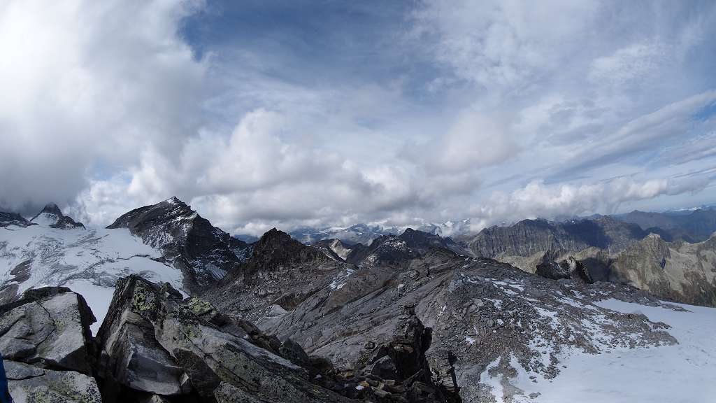 Foto: Datzi / Wandertour / Von der Rudolfshütte auf das Hohe Fürleg / Die Aussicht nach Norden war wegen des Föhnes beeindruckend / 15.11.2015 13:11:04