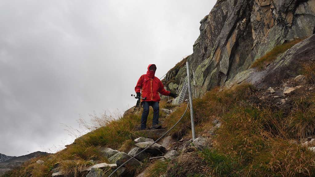Foto: Datzi / Wandertour / Von der Rudolfshütte auf das Hohe Fürleg / Der gesicherte Abstieg vom Fürleg / 15.11.2015 13:17:32