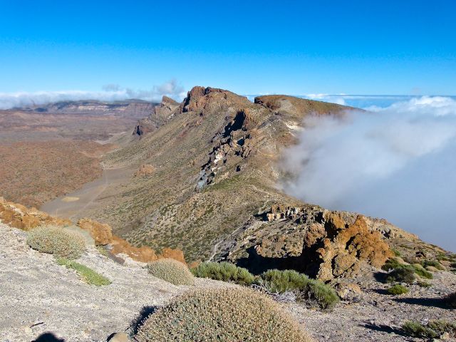 Foto: Walter Ruttinger / Wandertour / Teneriffa: Mt. Guajara via Mondlandschaft Paisaje Lunar / Corona-Wolkenlayer kann nachmittags häufig hochziehen / 09.12.2015 19:47:03
