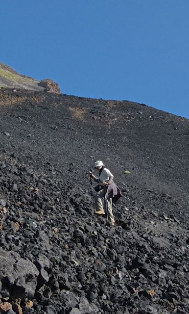 Foto: Walter Ruttinger / Wandertour / Teneriffa: Mt. Guajara via Mondlandschaft Paisaje Lunar / Am Barranco entlang oberhalb Oaisaje Lunar aufwärts / 09.12.2015 19:51:39
