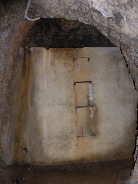 Foto: Manfred Karl / Wandertour / Monte Sabotino, 609 m / Wasserbecken / 12.12.2015 18:49:00