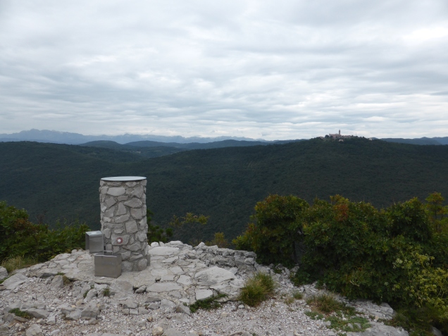 Foto: Manfred Karl / Wandertour / Monte Sabotino, 609 m / Sabotin, im Hintergrund Sv. Gora / 12.12.2015 18:48:33