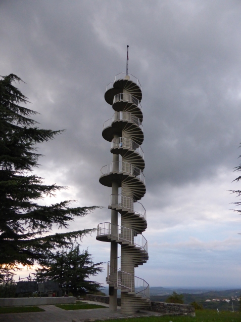Foto: Manfred Karl / Wandertour / Monte Sabotino, 609 m / Aussichtsturm Mejnik / 12.12.2015 18:41:52