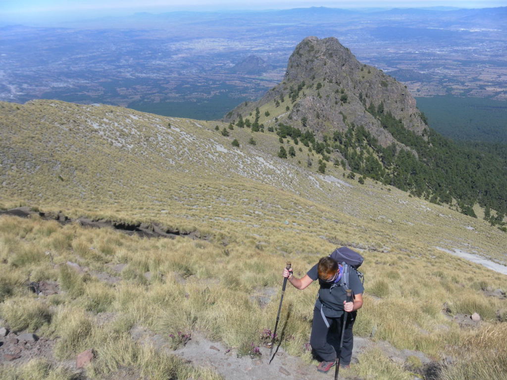 Foto: Wolfgang Lauschensky / Wandertour / Malinche oder Malintzin 4461m / am Nordrücken über dem Cerro Tlachichihuatzi / 21.12.2015 00:12:09