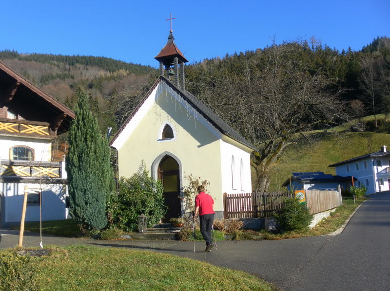 Foto: Wolfgang Lauschensky / Wandertour / Mondseeberg Rundwanderung / Seegruberkapelle / 22.12.2015 18:51:24