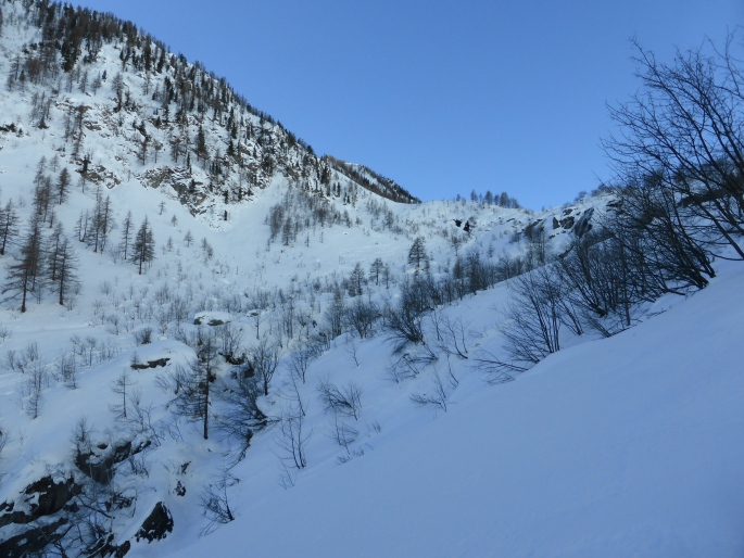 Foto: Manfred Karl / Skitour / Quota 2515 / Etwas links der Bildmitte die Abfahrtshänge / 28.11.2016 20:34:34
