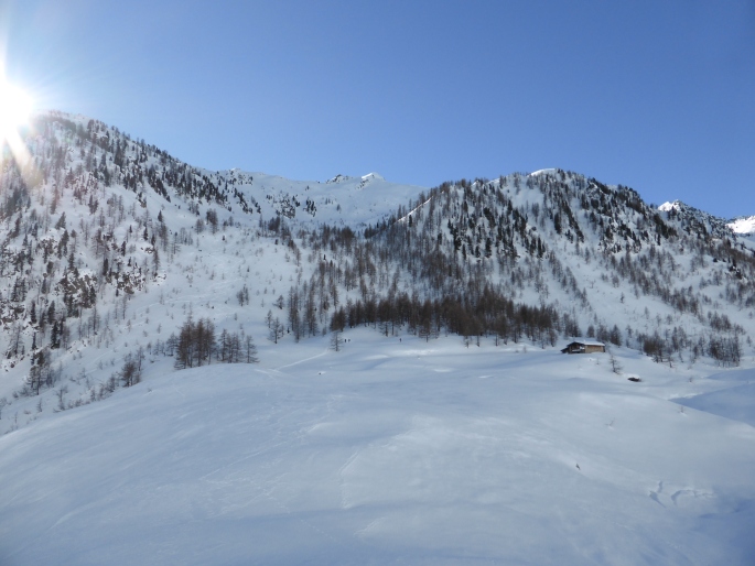 Foto: Manfred Karl / Skitour / Quota 2515 / In Bildmitte ganz hinten die Quota 2515 / 28.11.2016 20:33:14