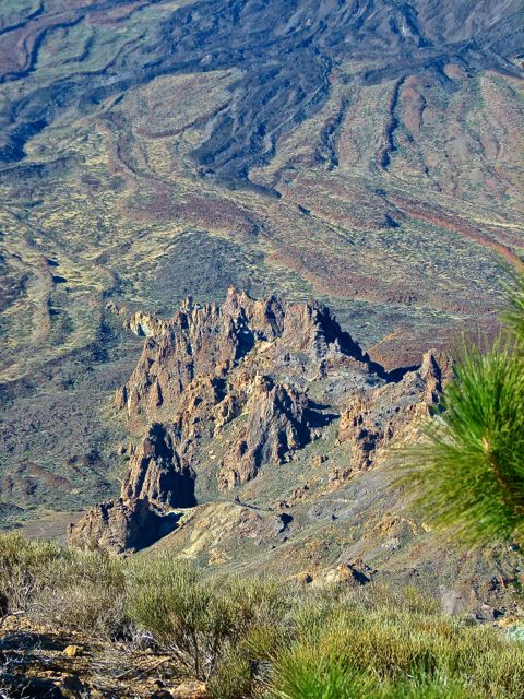 Foto: Walter Ruttinger / Wandertour / Teneriffa Höhenwanderung Caldera del Teide SW / Blick auf Roques de Garcia (s. unseren Bericht