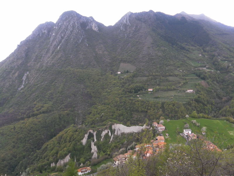 Foto: Wolfgang Lauschensky / Wandertour / Monte Pura - Punta Tisdel Überschreitung / Cislano und Pyramidi di Zone / 26.04.2016 16:18:50