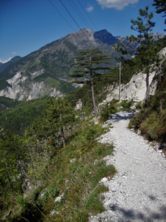 Foto: Wolfgang Dröthandl / Wandertour / Moggessa di qua, Moggessa di la und Stavoli - vergessene Dörfer in Friaul / Eintauchen in eine andere Welt - in dieser Nähe zum vielbefahrenen Kanaltal! / 10.05.2016 13:52:05