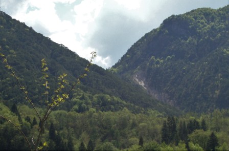 Foto: Wolfgang Dröthandl / Wandertour / Moggessa di qua, Moggessa di la und Stavoli - vergessene Dörfer in Friaul / Rückblick zu unserem Sattel / 10.05.2016 13:48:17