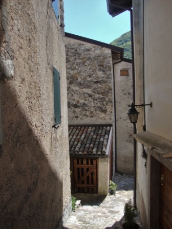Foto: Wolfgang Dröthandl / Wandertour / Moggessa di qua, Moggessa di la und Stavoli - vergessene Dörfer in Friaul / Stavoli / 10.05.2016 13:40:58