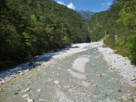 Foto: Wolfgang Dröthandl / Wandertour / Moggessa di qua, Moggessa di la und Stavoli - vergessene Dörfer in Friaul / Wieder in der Schlucht des Torrente Glagno / 10.05.2016 13:37:25