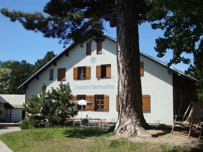 Foto: Wolfgang Dröthandl / Wandertour / Gösing - Überschreitung von Ternitz nach Grünbach / Schneeberg / Neunkirchner TVN - Haus (Flatzer Hütte) auf der Kranzstetten, 772m / 23.05.2016 15:56:04