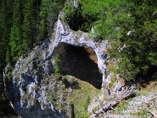 Foto: Andreas Koller / Klettersteigtour / Klettersteig Spielmäuer: Tristans Kirchbogensteig (1360m) / Teufelsbrücke von oben / 03.06.2016 17:43:35