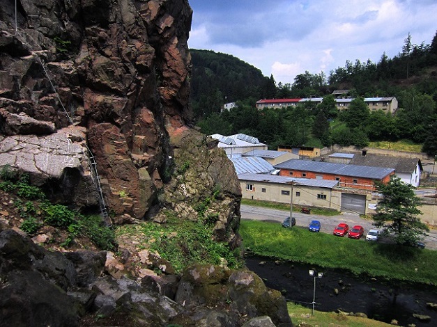 Foto: Andreas Koller / Klettersteigtour / Via ferrata Ledova Stena (444m) / Am Einstieg vorbei / 10.06.2016 03:54:19