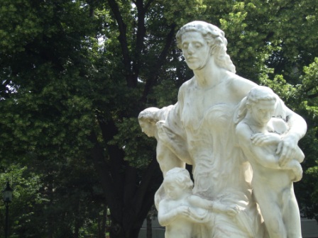 Foto: Wolfgang Dröthandl / Wandertour / Wiener Bezirks - Kulturwanderweg 23: Liesing / Maurer Rathauspark, Magna Mater-Brunnen (Anton Hanak) / 13.06.2016 12:39:27
