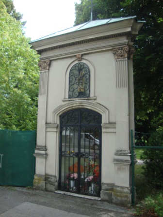 Foto: Wolfgang Dröthandl / Wandertour / Wiener Bezirks - Kulturwanderweg 23: Liesing / Kandlkapelle (visavis Breitenfurter Straße 198) / 13.06.2016 12:33:38