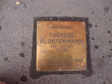 Foto: Wolfgang Dröthandl / Wandertour / Wiener Bezirks - Kulturwanderweg 23: Liesing / 'Stolperstein', Carlbergergasse 39 / 13.06.2016 12:26:53