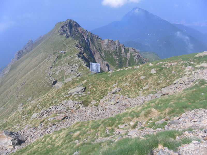 Foto: Wolfgang Lauschensky / Wandertour / Monte Legnone 2609m über Westgrat / Westgrat mit Biwakhütte / 30.06.2016 19:20:41