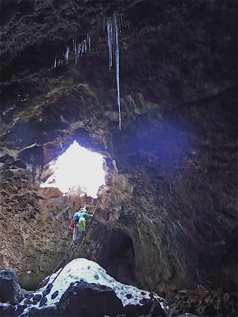 Foto: Walter Ruttinger / Wandertour / Teneriffa Pico del Teide direkt. Seriös dokumentierte / Cueva del Hielo / 11.08.2016 15:59:24