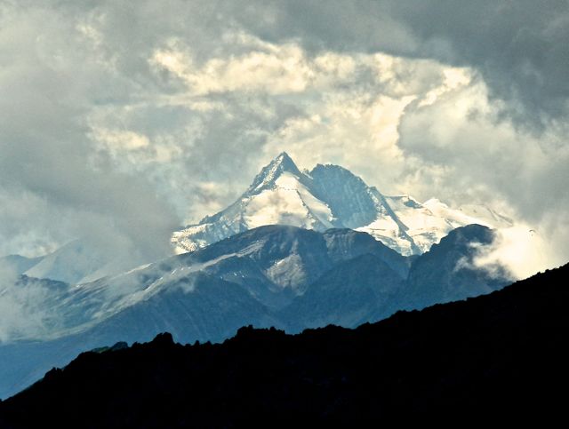 Foto: Walter Ruttinger / Wandertour / Stoder neue Überschreitung zu Gmeineck 2592m / Superzoom Großglockner von Gmeineck aus / 21.08.2016 16:45:19