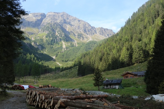 Foto: Werner Kaller / Wandertour / Von Graßstein zum Puntleider See über die Berglam / Talschluss Bergltal, im Hintergrund die Berglalm (Foto Werner KAller) / 05.09.2016 17:45:50