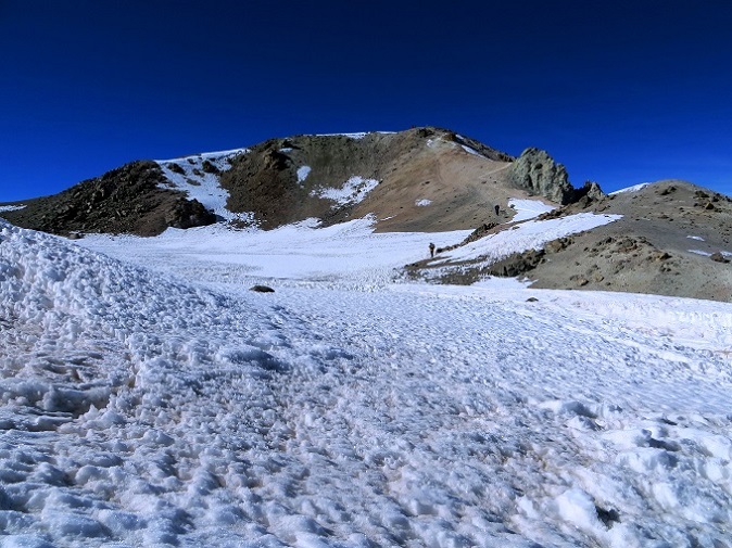 Foto: Andreas Koller / Wandertour / Chachani (6075m) / Blick zum Hauptgipfel / 03.10.2016 02:11:31