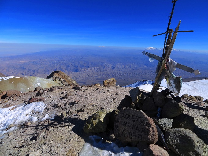 Foto: Andreas Koller / Wandertour / Chachani (6075m) / Geschafft: 6075m - am Gipfel des Chachani / 03.10.2016 02:10:48