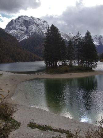 Foto: Wolfgang Dröthandl / Wandertour / Raibler See - Runde (Giro Lago del Predil) / Raibler See mit Seekopf / 23.10.2016 15:03:15