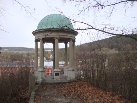 Foto: Wolfgang Dröthandl / Wandertour / Jauling und Guglzipf / Krupp - Denkmal / 16.11.2016 16:57:13
