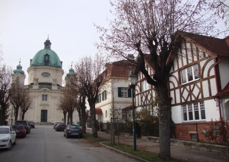 Foto: Wolfgang Dröthandl / Wandertour / Jauling und Guglzipf / Blick durch die Kruppstraße zur Margarethenkirche / 16.11.2016 16:55:19
