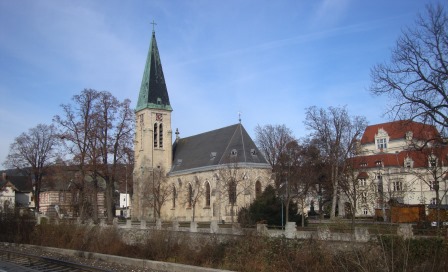 Foto: Wolfgang Dröthandl / Wandertour / Jauling und Guglzipf / Pfarrhaus, Rathaus, Marienkirche und Stadttheater von der Bahnstation / 16.11.2016 16:52:05