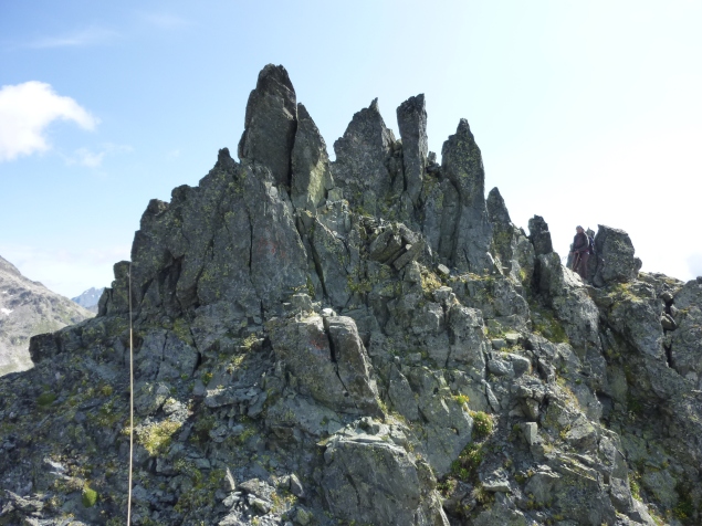 Foto: Manfred Karl / Klettertour / Schwarzhorn (3147 m), Ostgrat / Viele Zacken, teils fest, teils ungut brüchig / 04.12.2016 19:33:40