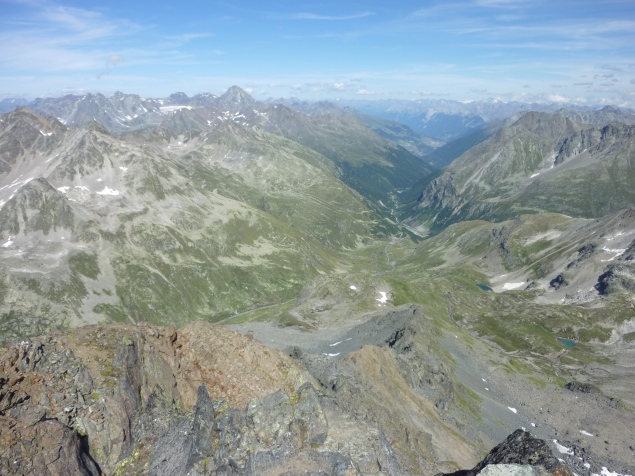 Foto: Manfred Karl / Klettertour / Schwarzhorn (3147 m), Ostgrat / Rückschau über den langen Ostgrat / 04.12.2016 19:28:01