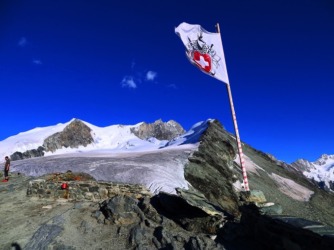 Foto: Andreas Koller / Wandertour / 4000er-Tour Bishorn (4153m) / 02.02.2017 03:07:30
