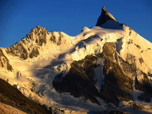 Foto: Andreas Koller / Wandertour / 4000er-Tour Bishorn (4153m) / Zinalrothorn (4221m) / 02.02.2017 03:04:29