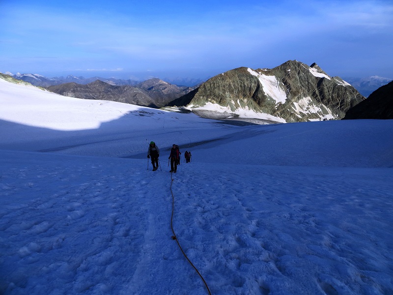 Foto: Andreas Koller / Wandertour / 4000er-Tour Bishorn (4153m) / 02.02.2017 02:58:47