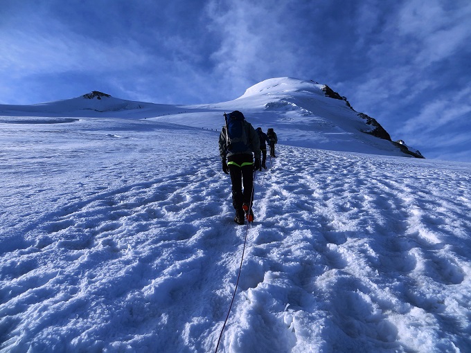 Foto: Andreas Koller / Wandertour / 4000er-Tour Bishorn (4153m) / 02.02.2017 02:58:14