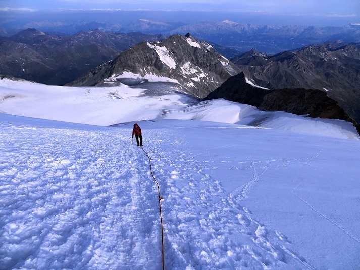 Foto: Andreas Koller / Wandertour / 4000er-Tour Bishorn (4153m) / 02.02.2017 02:57:36