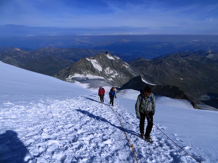 Foto: Andreas Koller / Wandertour / 4000er-Tour Bishorn (4153m) / 02.02.2017 02:55:37