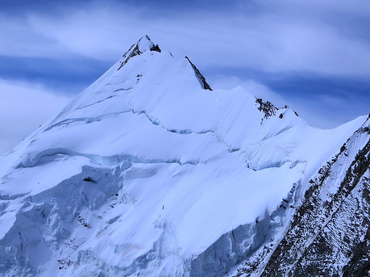 Foto: Andreas Koller / Wandertour / 4000er-Tour Bishorn (4153m) / Weißhorn (4505m) / 02.02.2017 02:53:51
