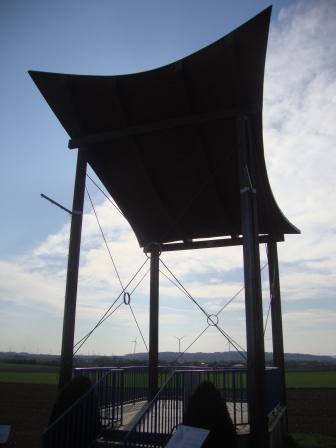 Foto: Wolfgang Dröthandl / Wandertour / Erlebnisweg zum Mittelpunkt Niederösterreichs (Kapelln) / Max-Schubert-Warte, Mittelpunkt Niederösterreichs / 03.04.2017 09:52:19